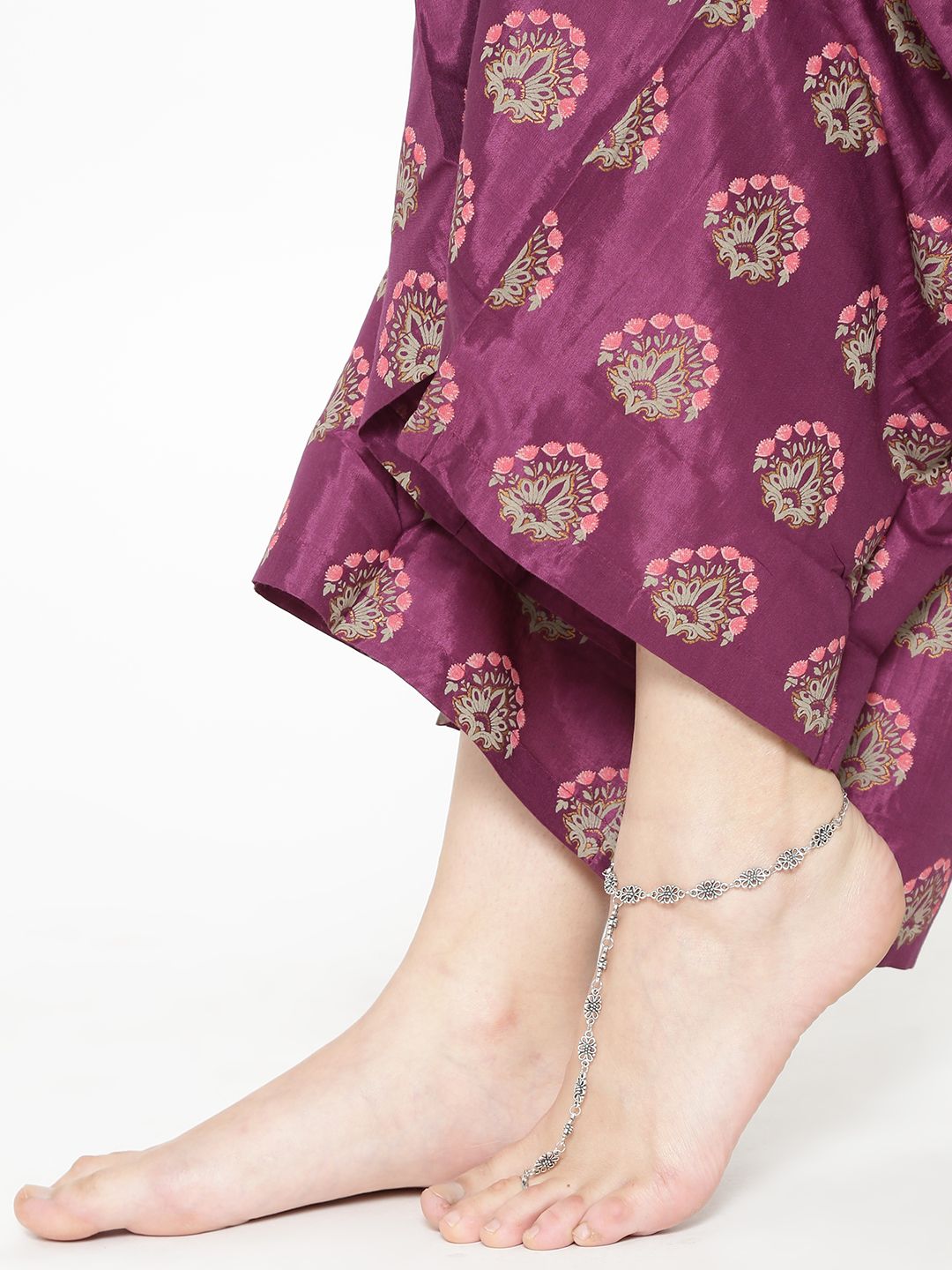 Elevate Your Style: Trendy Artificial Silver Indian Anklets (Payal) for Women