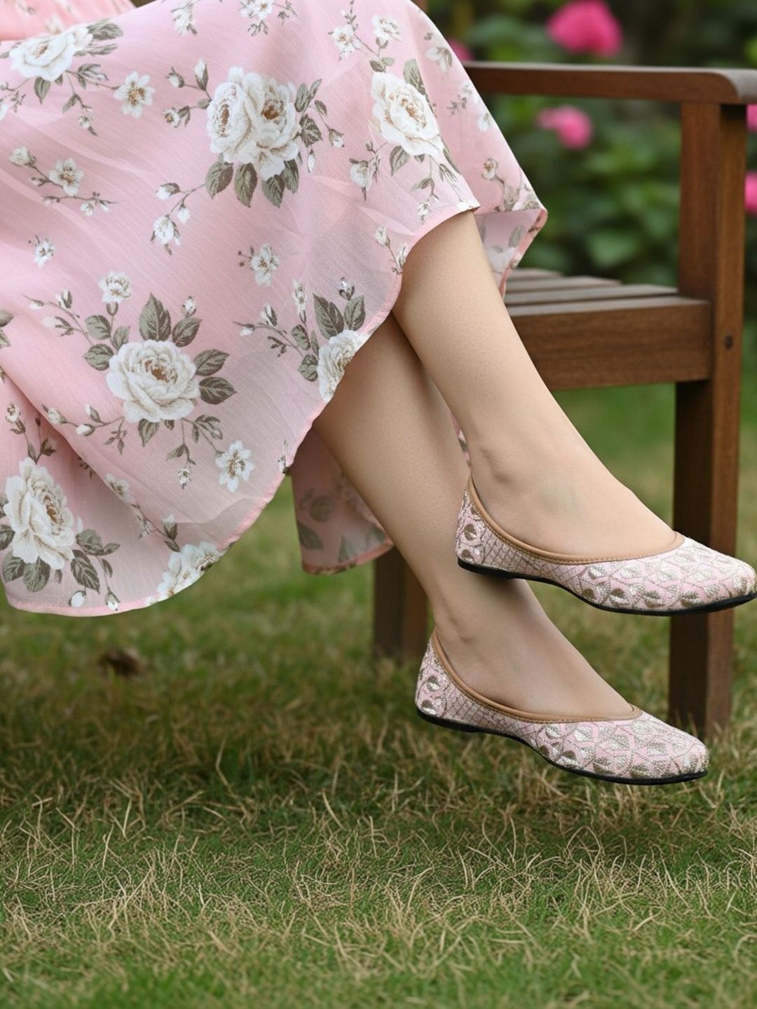 Chic Pink Embroidered Juttis for Women | Ethnic Flats India