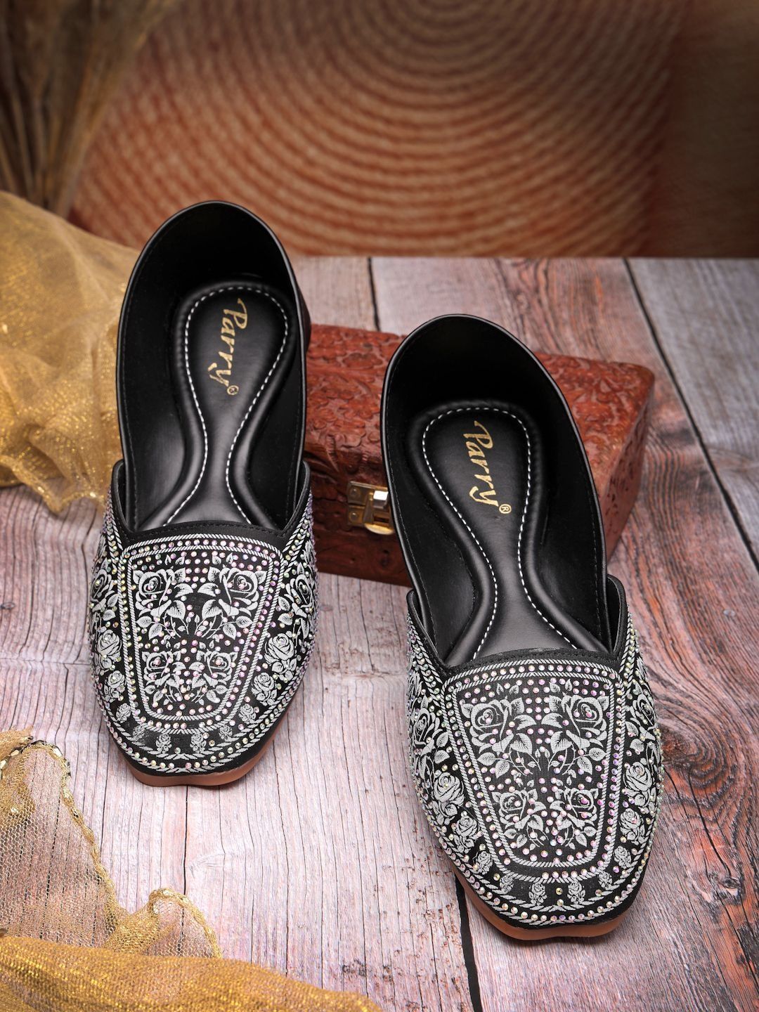 Dazzling Black Embroidered Kolhapuri Chappals for Women | Shop Ethnic Flats