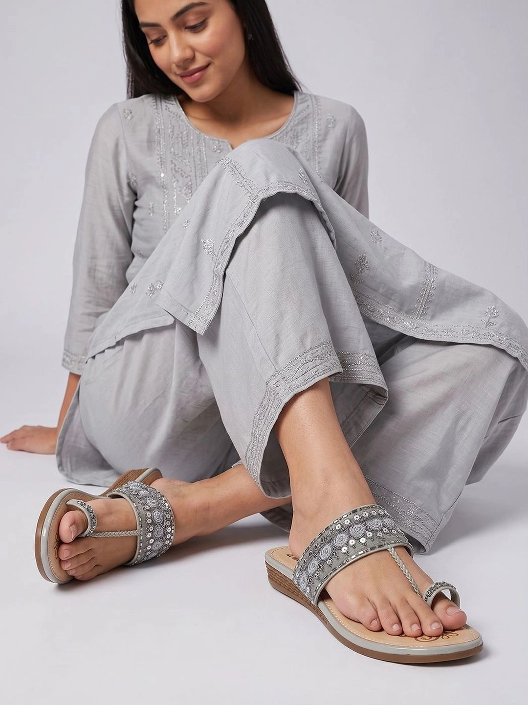 Elegance & Comfort: Grey Embroidered Kolhapuri Chappals for Women