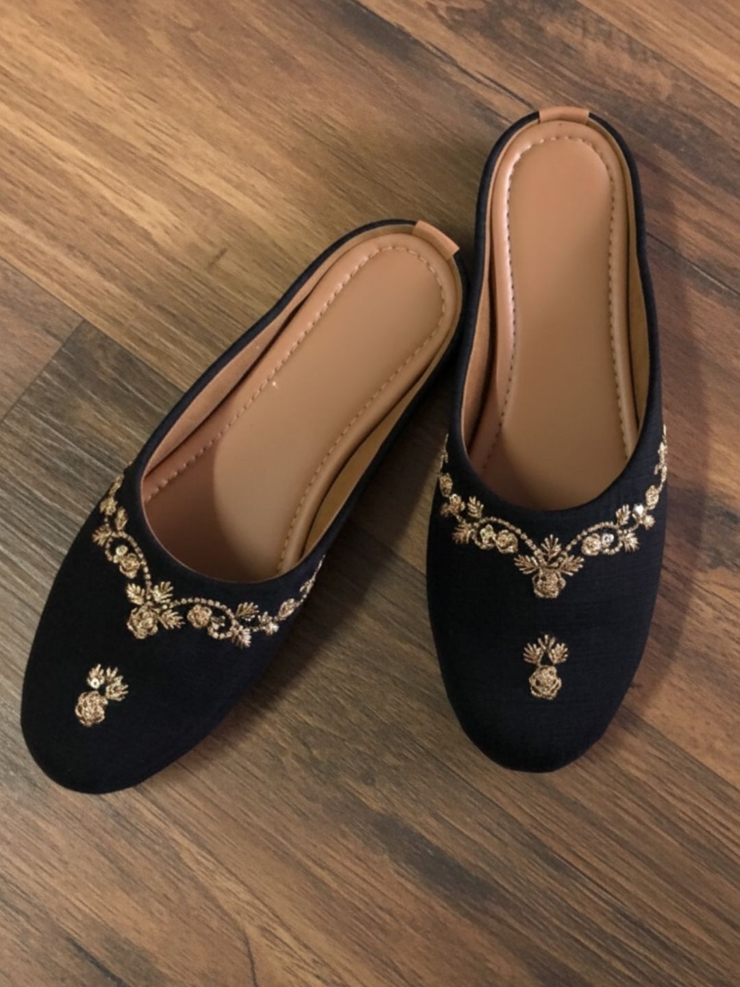 Elevate Your Ethnic Style: Black & Gold Embroidered Kolhapuri Chappals for Women