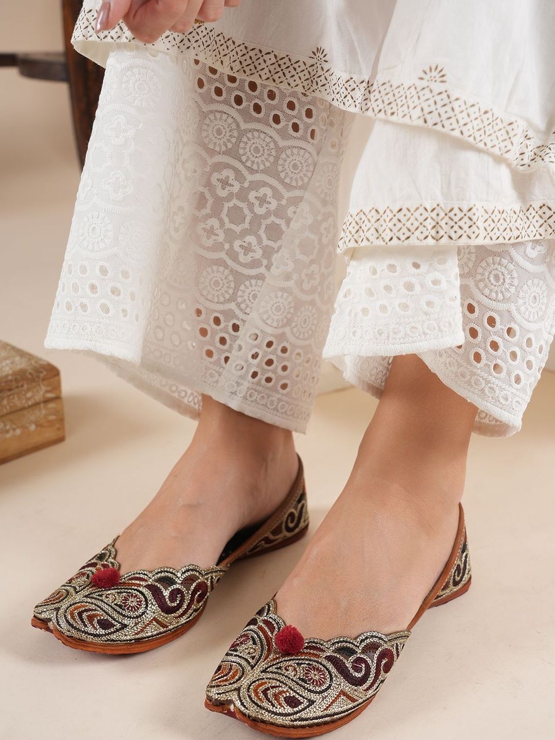 Embroidered Kolhapuri Style Flats: Elevate Your Ethnic Look!