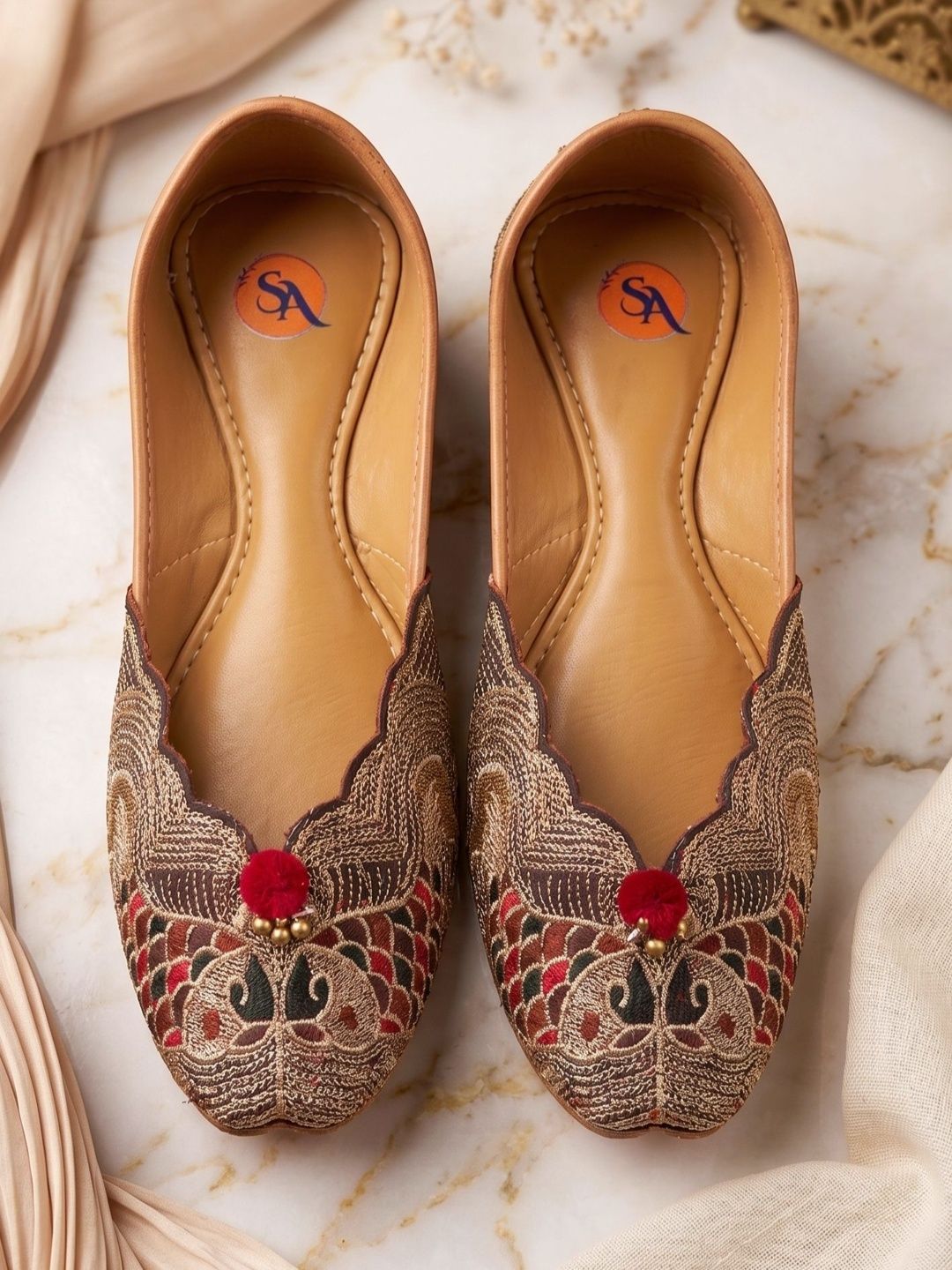 Exquisite Embroidered Juttis: Traditional Indian Flats for Women