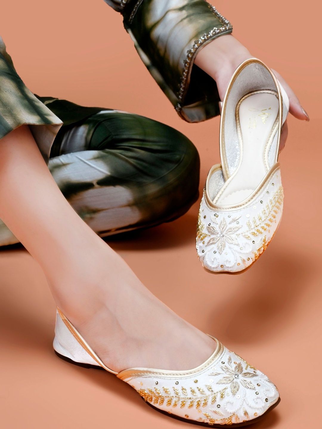 Exquisite White & Gold Embroidered Juttis for Women | Traditional Indian Footwear
