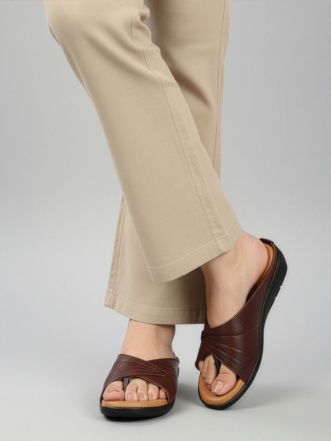 DressBerry Textured Casual Wedges