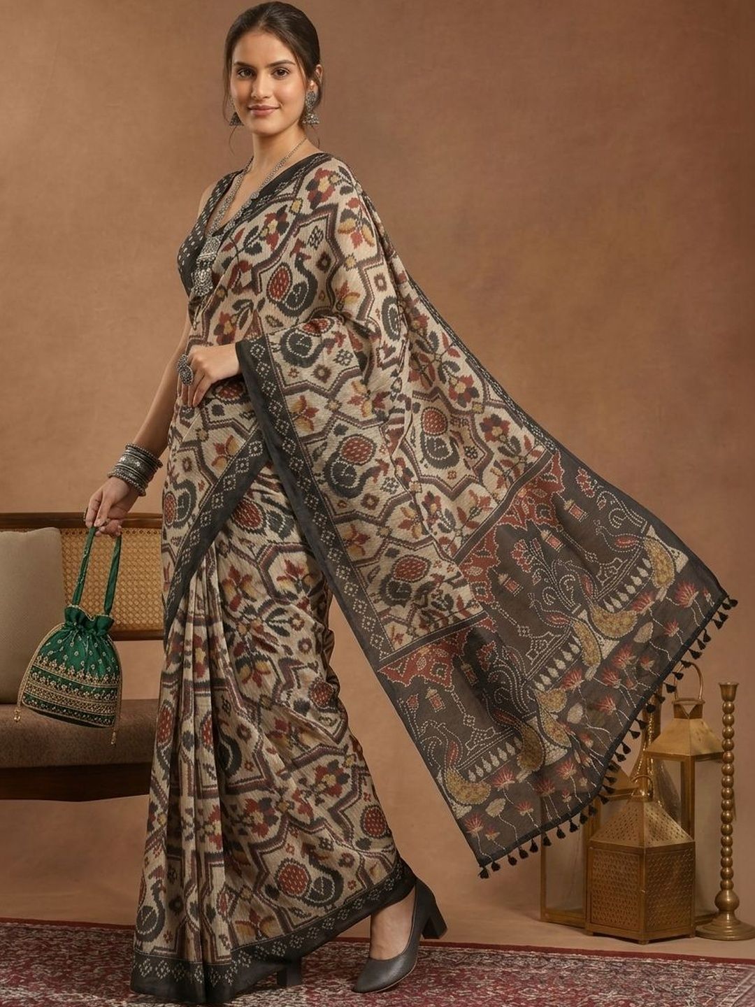 AANVI Handloom Silk Blend Kalamkari Saree