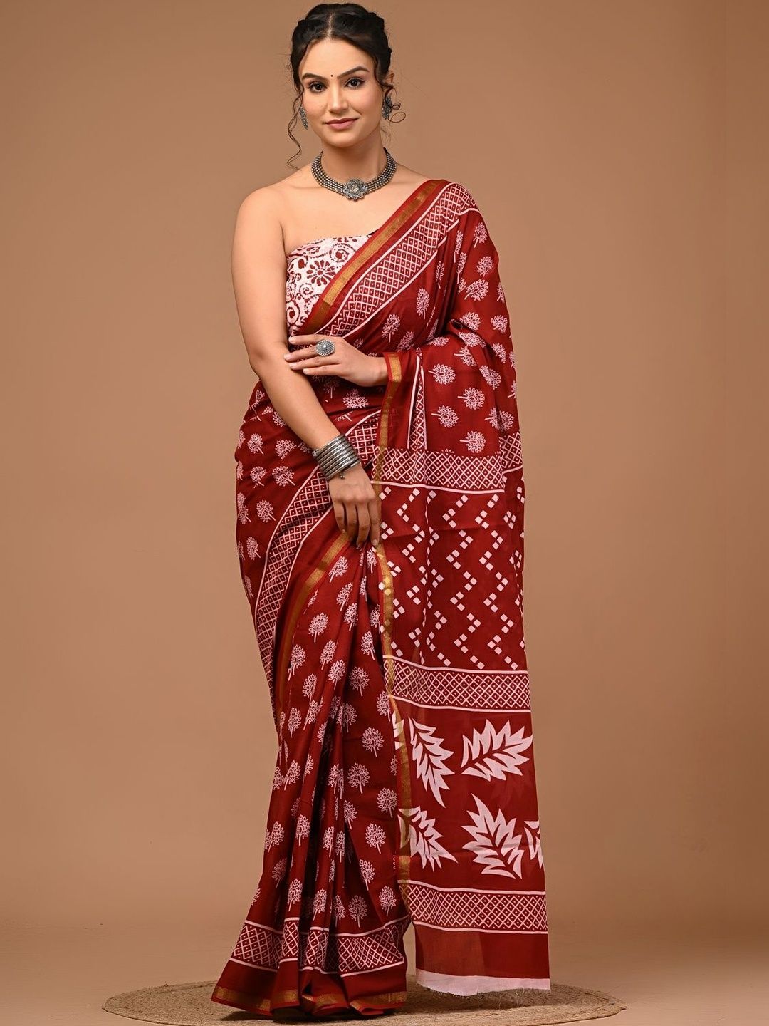 Handloom Ethnic Motif Pure Cotton Ikat Sarees