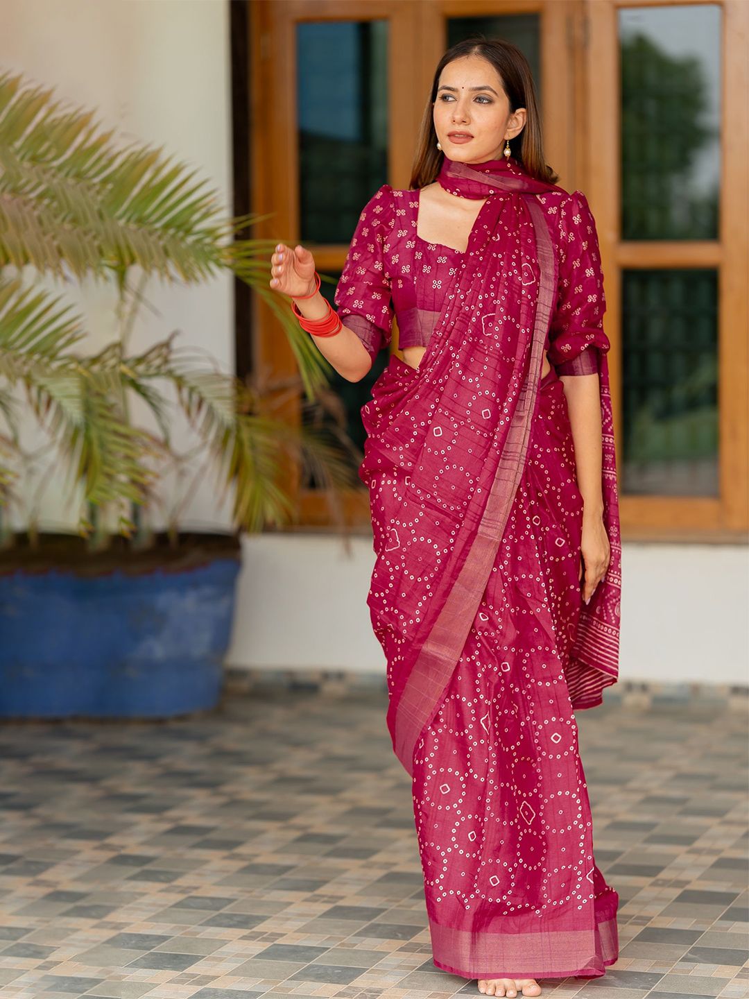 Kalini Printed Zari Bandhani Saree Women