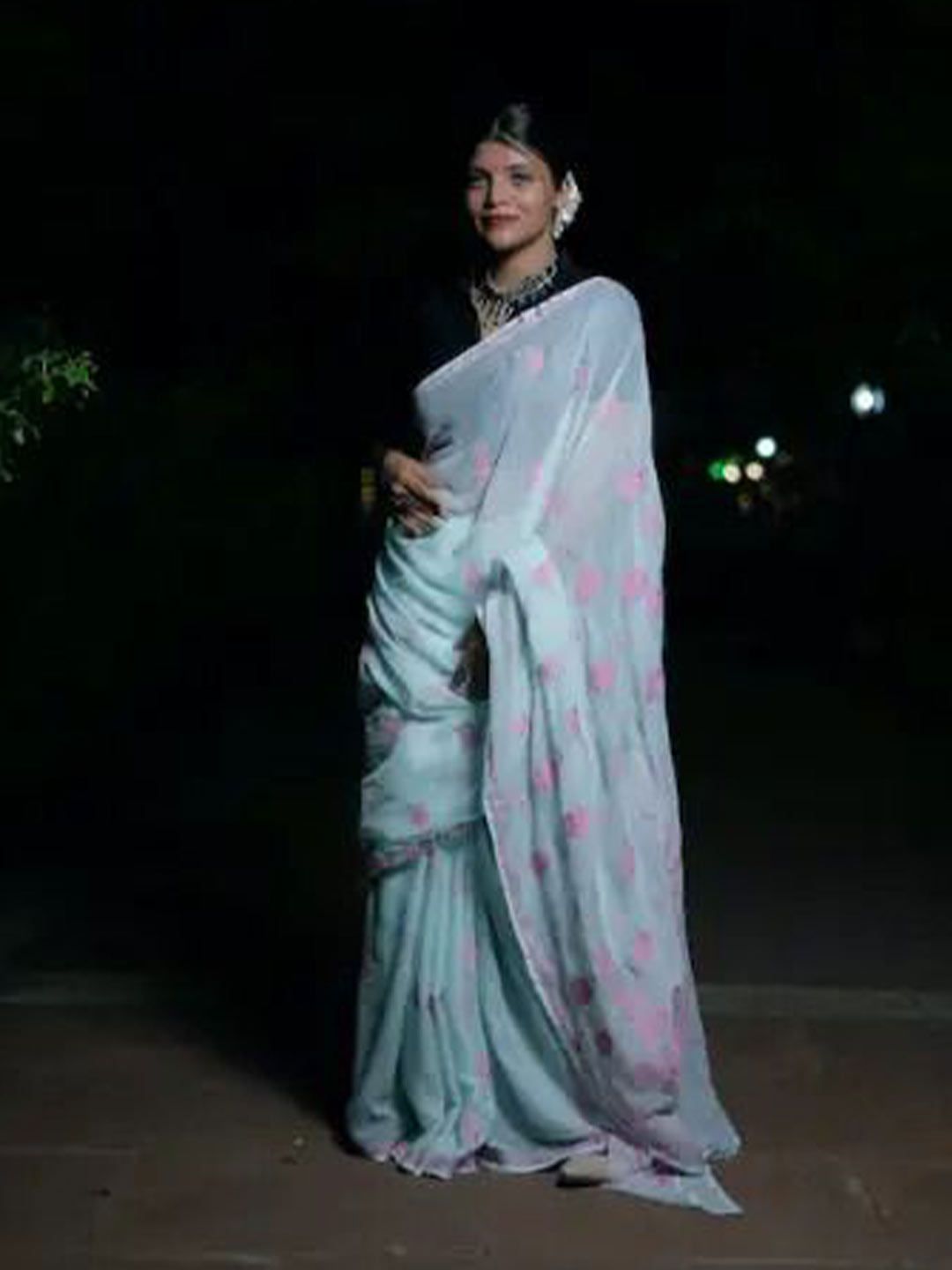 SHWET Kota Cotton Hand Embroidered Chikankari Sarees