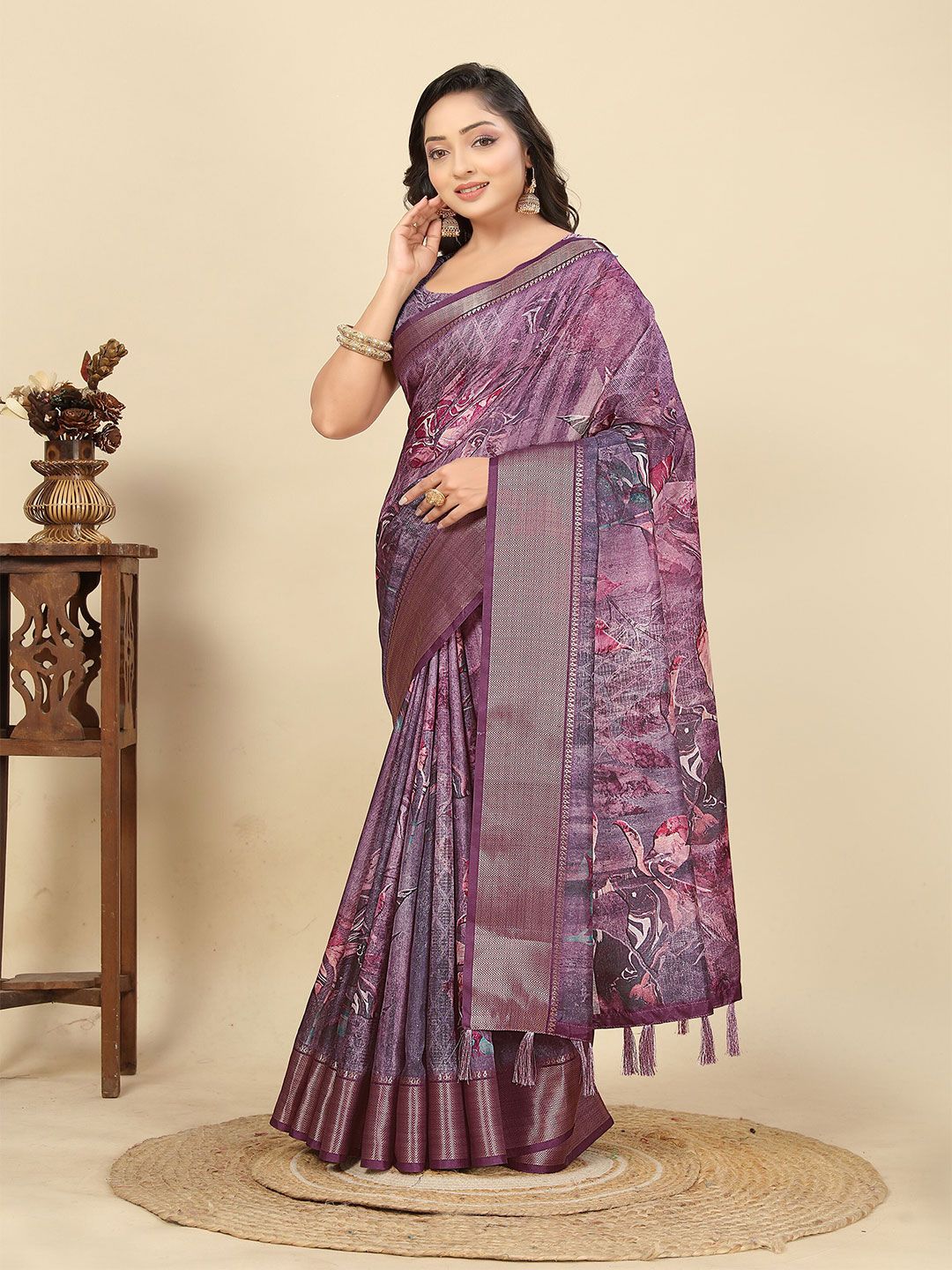 SSHAGUN LIFESTYLE Printed Zari Bandhani Saree